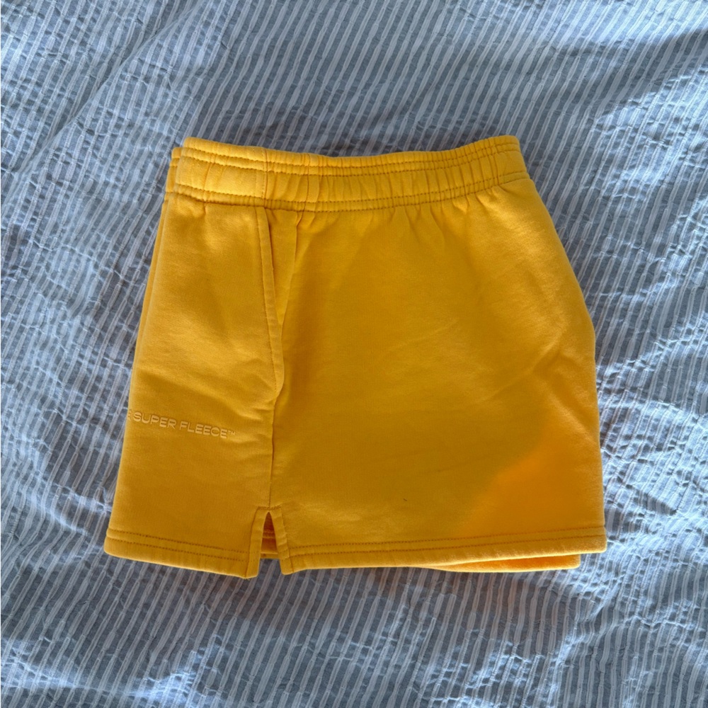 Aritzia Superfleece Sweatshort 3”